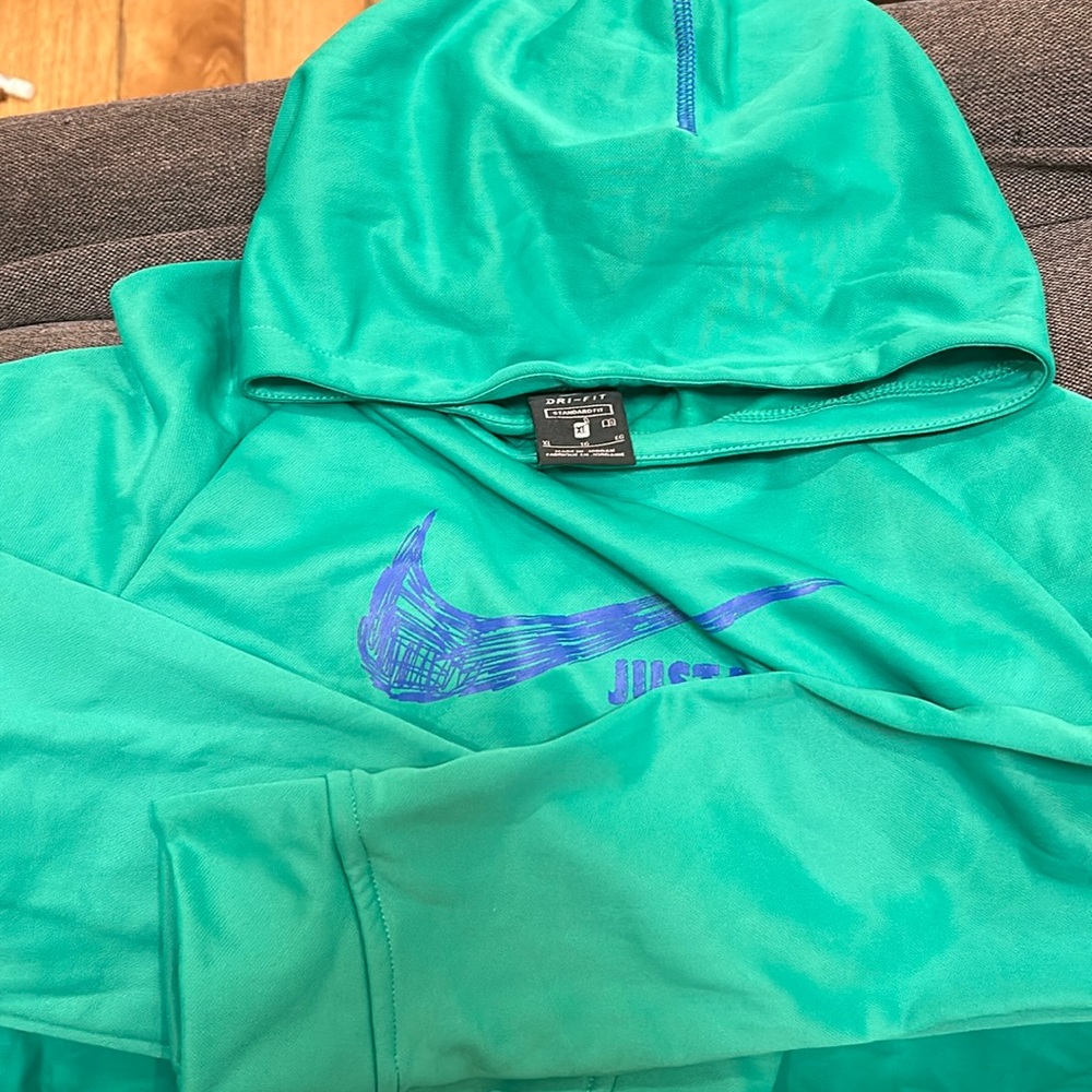 Absolutely no sign of wear boy Nike dry fit tops